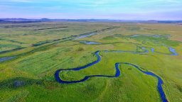 内蒙古草原，是目前中国最佳的天然牧场之一，更是一处旅游胜地图片7