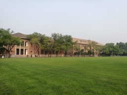 清华大学，中央直管高校、由教育部与北京市重点共建图片3