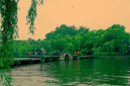 杭州西湖，位于浙江省杭州市西面，中国十大风景名胜之一图片9