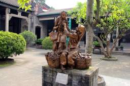 陈家祠，位于中国广州市，被誉为“广州文化名片”图片8