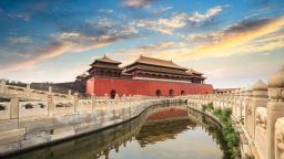 北京故宫为明、清两代的皇宫，是中国最大的古代文化艺术博物馆图片5