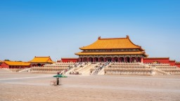 北京故宫为明、清两代的皇宫，是中国最大的古代文化艺术博物馆图片4